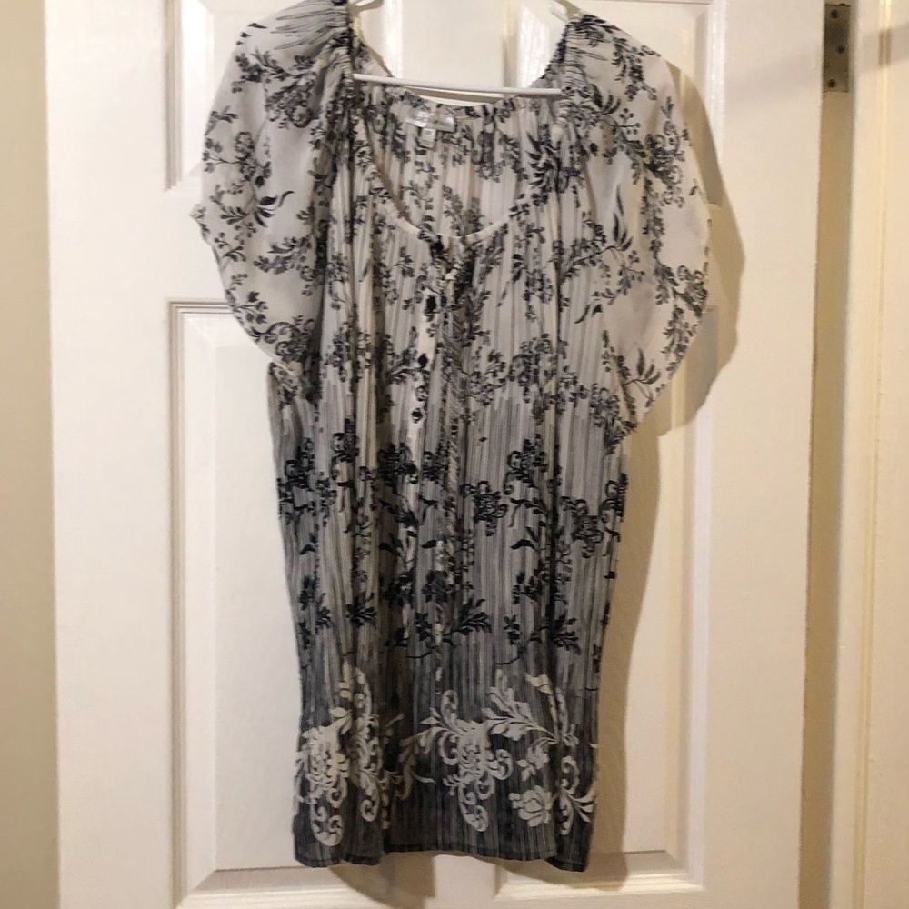 Fashion Bug - Black & White Crinkle Top - Size 2X - Picture 7 of 8